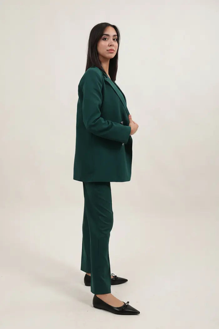 Tailleur 2 pièces, Vert émeraude précieux, Double boutonnage ceinturé.