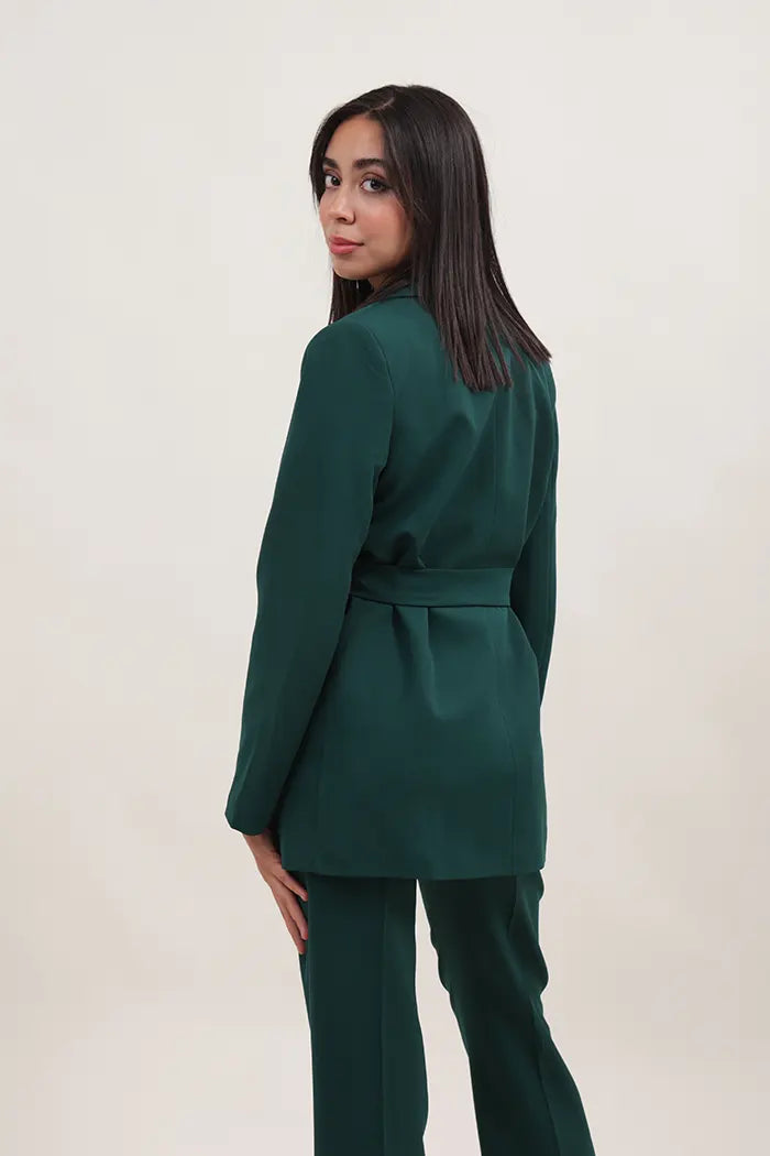 Tailleur 2 pièces, Vert émeraude précieux, Double boutonnage ceinturé.