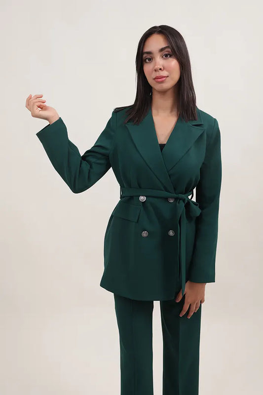 Tailleur 2 pièces, Vert émeraude précieux, Double boutonnage ceinturé.