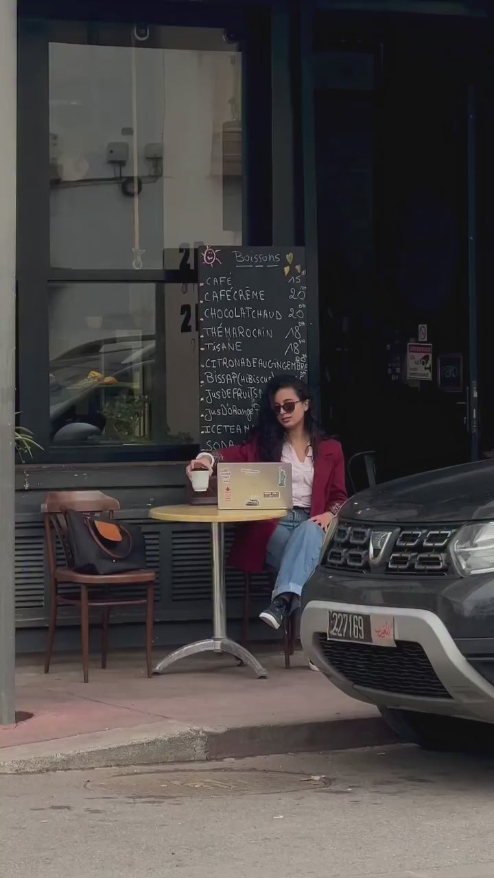 Charger la vidéo : blazer bordeaux avec doublure léopard